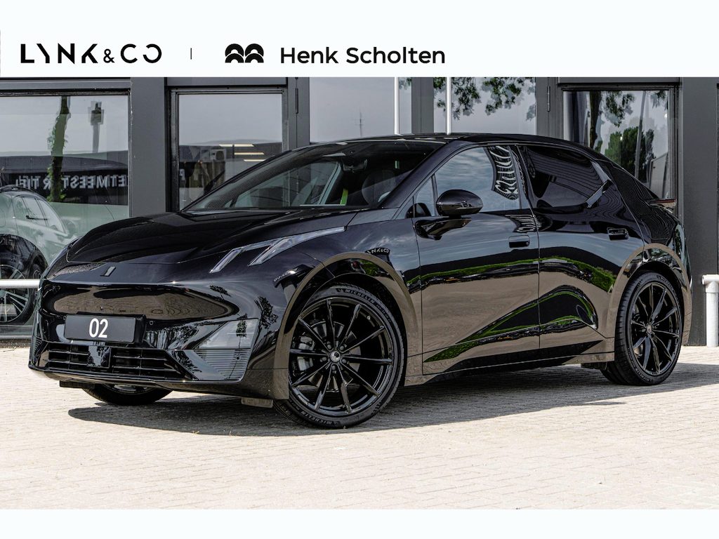 Lynk & Co 02 More 66 kWh MY27 | HEICO 21" Wielen | HEICO Verlagingsveren | 360 Graden Camera | Harman Kardon | Panoramadak | Elektrisch bedienbare voorstoelen met geheugen | Keyless Entry | Getint glas | Adaptieve Cruise Control | Dodehoekassistent | Sfeerverlichting | Stuurwielverwarming | Stoelverwarming