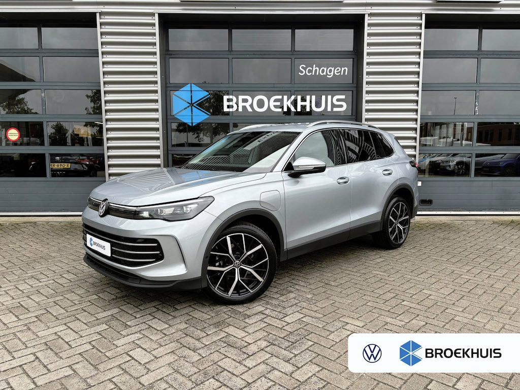 Volkswagen Tiguan 1.5 TSI eHybrid 204 pk Elegance | SOH 100% | Wegklapbare Trekhaak | Achteruitrijcamera | Cruise control adaptief |