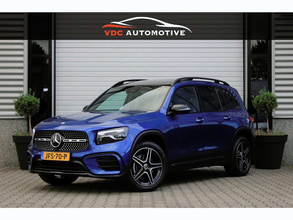 Mercedes-Benz GLB 180 AMG 7 Persoons Facelift | Pano | Trekhaak | Multibeam LED | Keyless | Stoelverwarming | Spectraalblauw