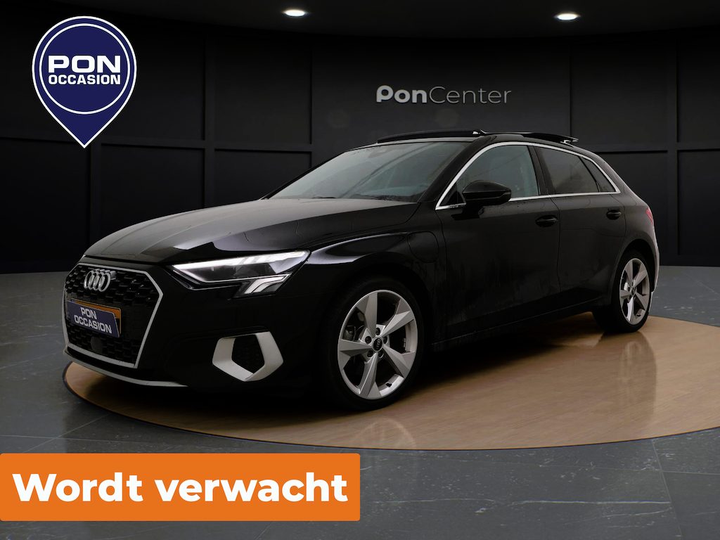 Audi A3 Sportback 40 TFSIe | Pano Dak | Camera | Elek. Achterklep | Parkeerhulp | Full LED | Carplay | Getint Glas | 18'' |