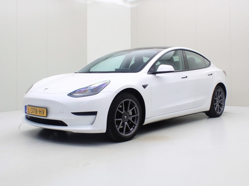 Tesla Model 3 Standard Plus RWD Tesla Model 3 Standard RWD Plus 90.2% SoH FACELIFT [ LFP-ACCU+WARMTEPOMP+AUTOPILOT+PREMIUM AUDIO ]