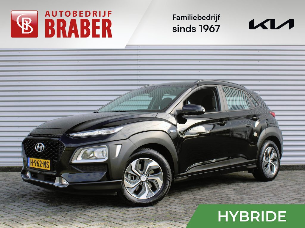 Hyundai Kona 1.6 GDI HEV Comfort | Trekhaak | Camera | 16" LM | Cruise adapt. | Navi | Apple Carplay/Android Auto | Clima | All seasons |