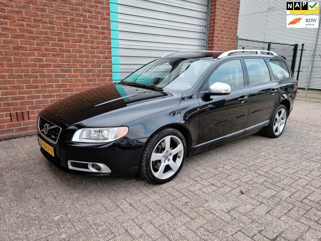 Volvo V70 2.0T R-Edition 203pk Automaat! Bj:2010 NAP!