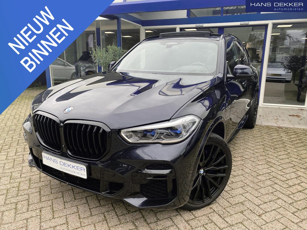 BMW X5 xDrive45e High Executive M Sport / M Sport Stoelen / Stoel + Stuur verwarming / Stoel verkoeling / Trekhaak / 360 camera