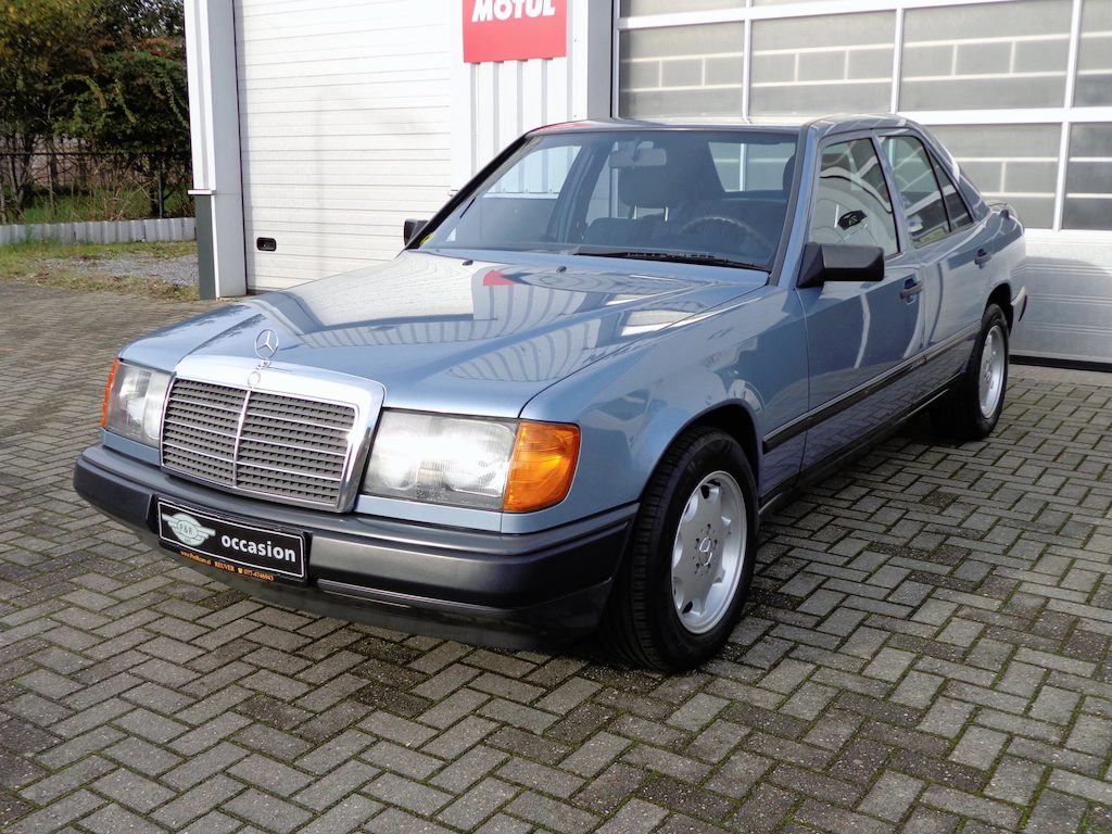 Mercedes-Benz 200-Serie 200-500 (W124) Smetteloze auto 1985 Belastingvrij !!