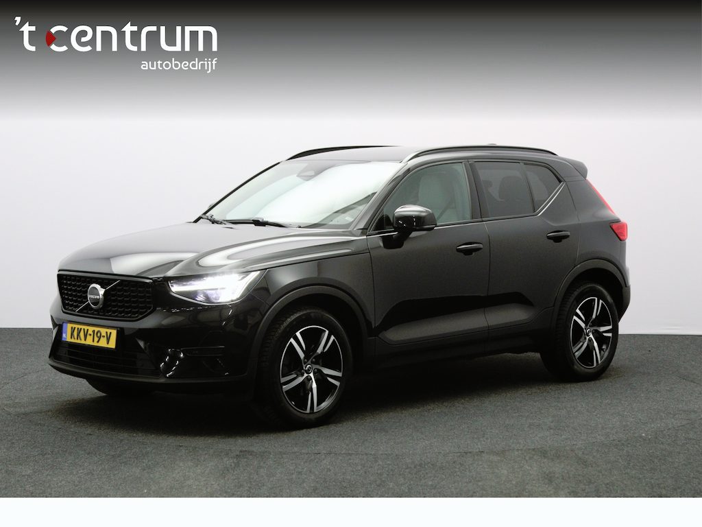 Volvo XC40 2.0 B3 164 PK Plus Dark, 4-Cilinder, Harman/Kardon, Leder, Trekhaak, Memory, Camera