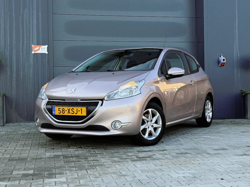 Peugeot 208 1.2 VTi Active | Navi | PDC | Bleuthooth | NL Auto | NAP | zeer netjes | Volledig onderhouden | Distributie vervangen