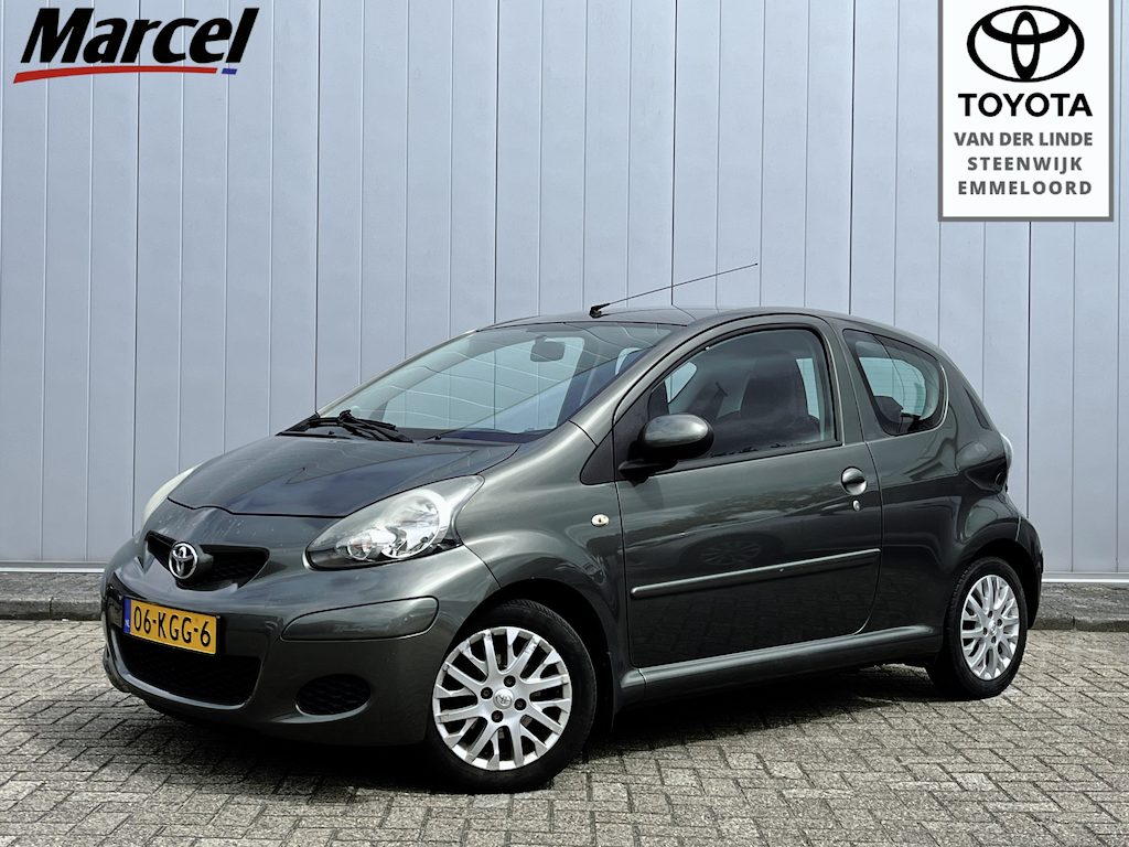 Toyota Aygo 1.0-12V Aspiration Automaat Green Airco Cruise Lichtmetaal Alcantara