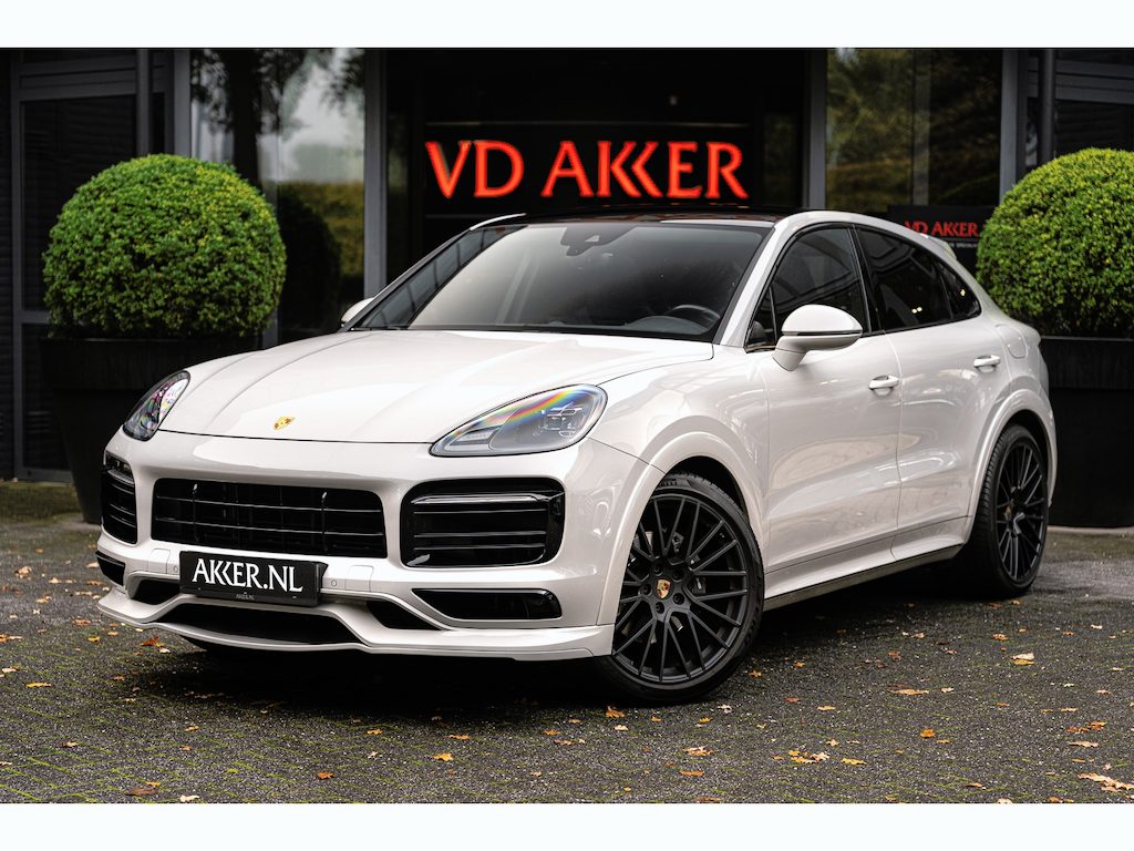 Porsche Cayenne Coupé E-Hybrid | SportDesign | BOSE | Luchtvering | 22 Inch | Sportstoelen (18-weg)