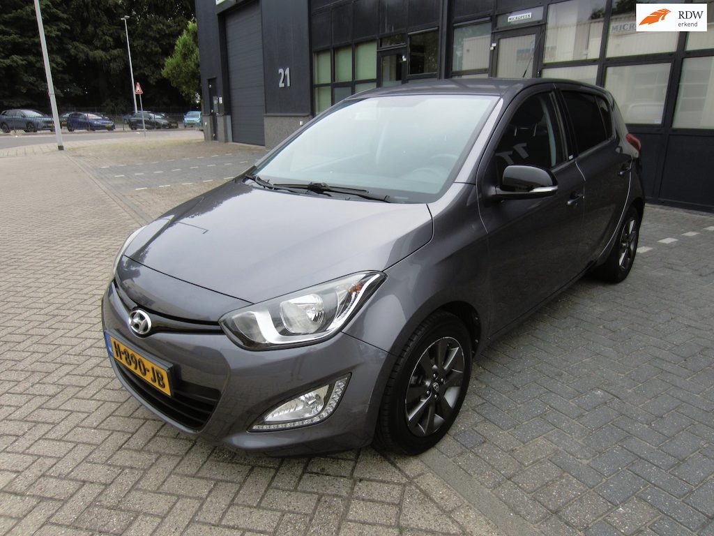 Hyundai i20 1.4i i-Motion 2015 Automaat Airco Led Cruise APK!