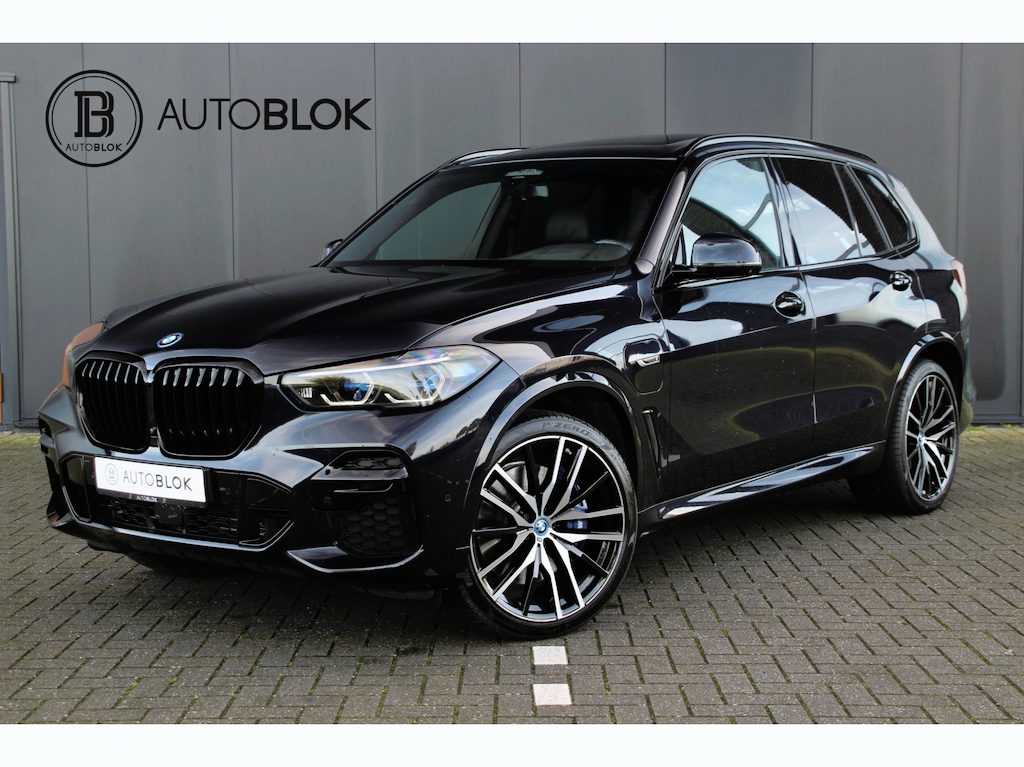 BMW X5 XDrive45e High Executive | SOH 95% | M | Panoramadak | Adaptive Cruise Control | Luchtvering | Sfeerverlichting |