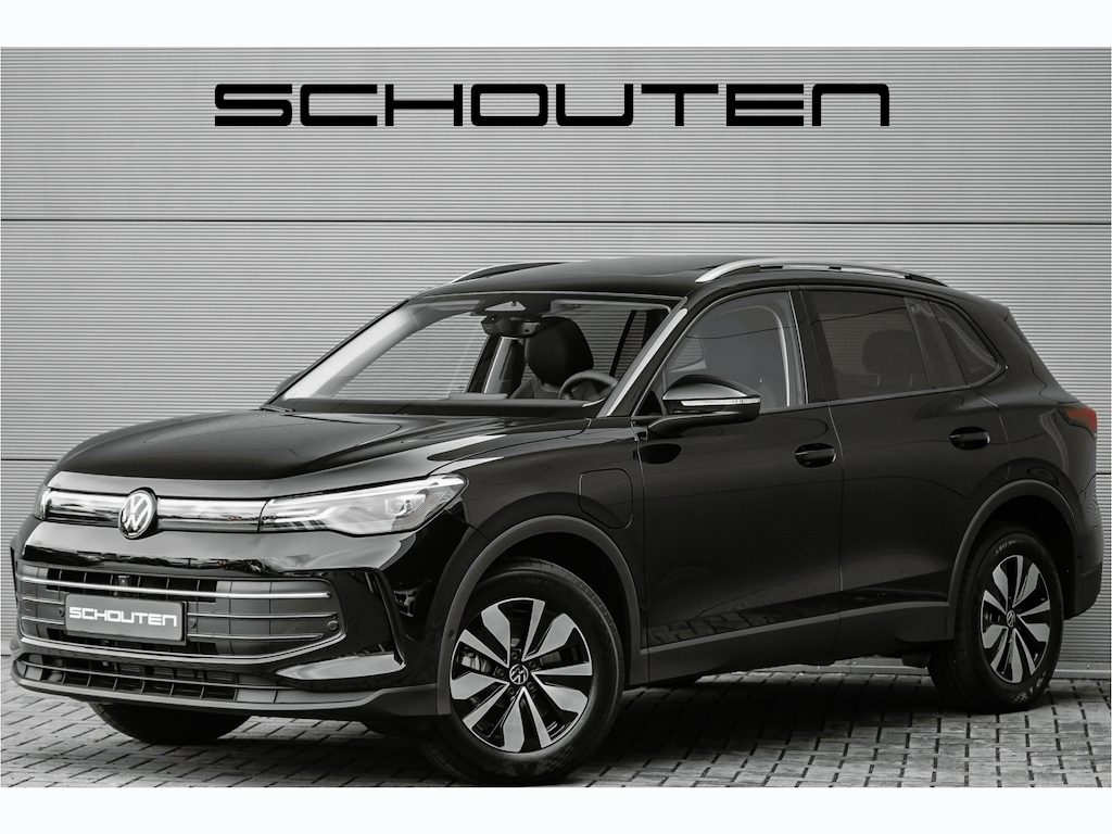Volkswagen Tiguan 1.5 eHybrid Life IQ Pano Winterpack 360° Trekhaak ACC