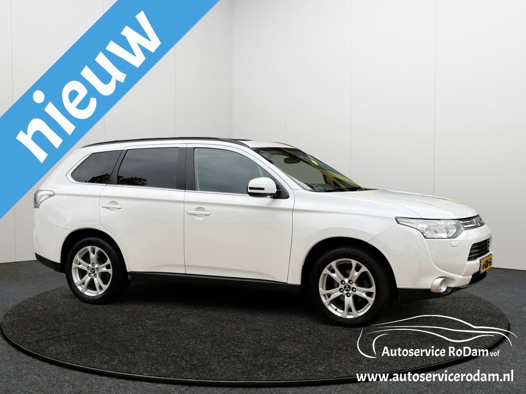 Mitsubishi Outlander 2.0 Instyle | 7 peroons | Trekhaak