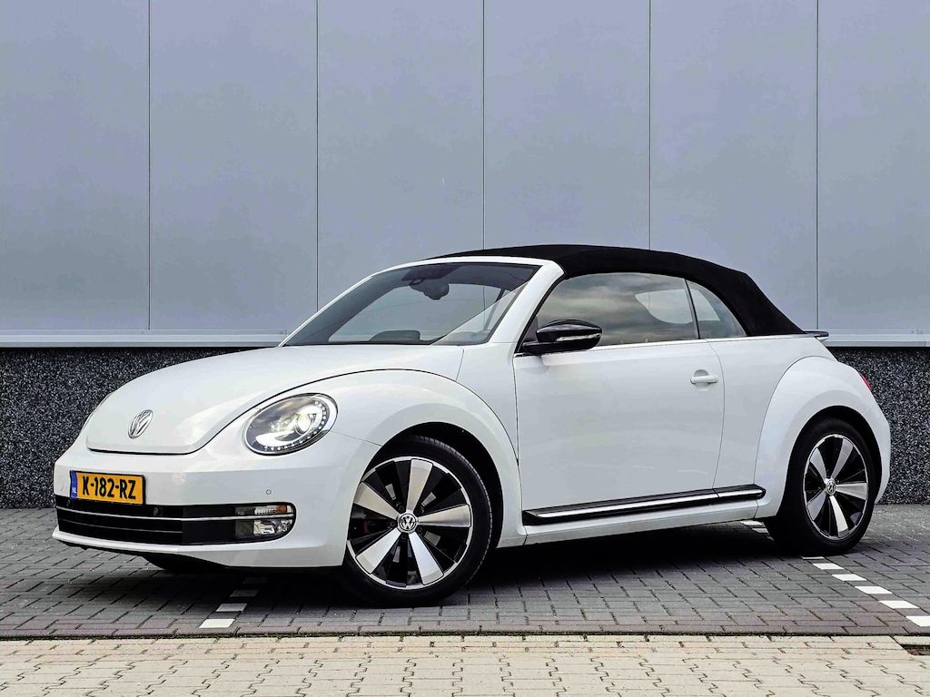 Volkswagen Beetle Cabriolet 2.0 TSI Sport | Carplay | Leder | Fender Soundsytem | Cruise | Stoelverwarming | Climate Control | Parkeersensoren | Lage km