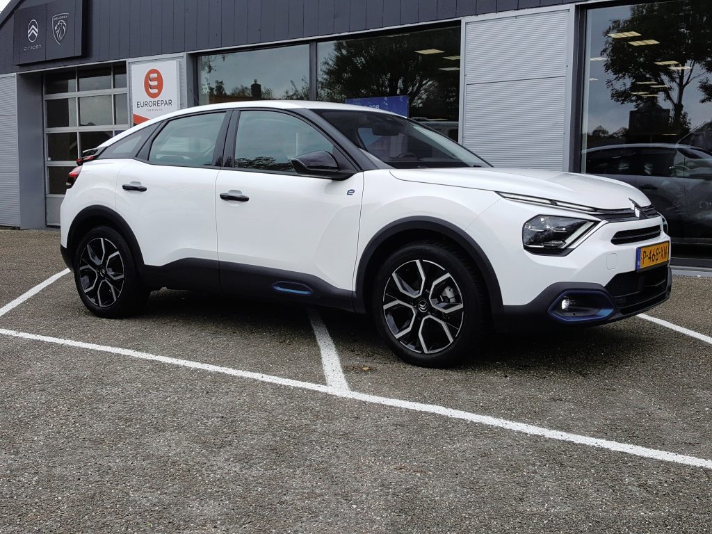 Citroën E-C4 EV 50kWh 136pk Feel 3-fase Apple Carplay & Android Auto | Achteruitrijcamera | Navigatie TomTom | Cruise & Climate control | Parkeersensoren |