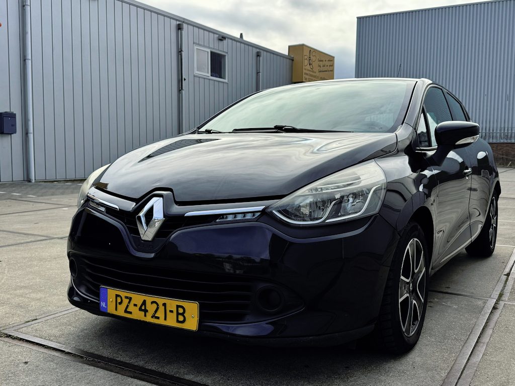 Renault Clio 1.2 Dynamique AUTOMAAT LOOPT OP 3 CILINDERS
