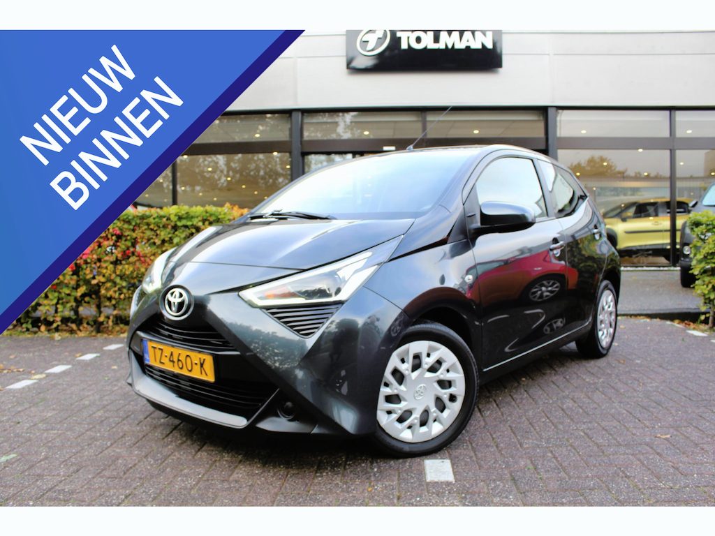 Toyota Aygo 1.0 VVT-i x-play | Rijklaar | Camera | Airco | Bluetooth | Dealer onderhouden
