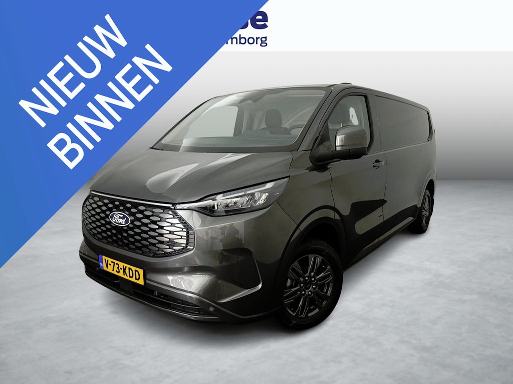 Ford E-Transit Custom 320 L2H1 Limited 65 kWh met o.a. een elektrisch wegklapbare trekhaak, een achteruitrijcamera, dodehoekdetectie en 17 inch lichtmetalen velgen