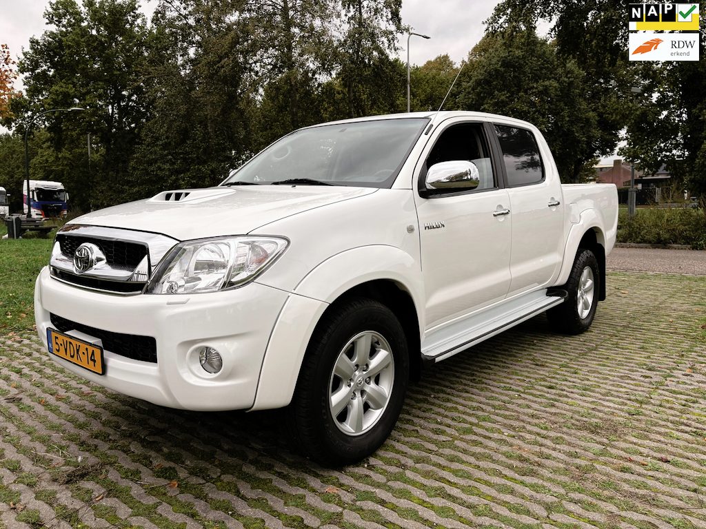 Toyota Hilux 3.0 D-4D SR DC - 4x4 - climatronic - goed onderhouden