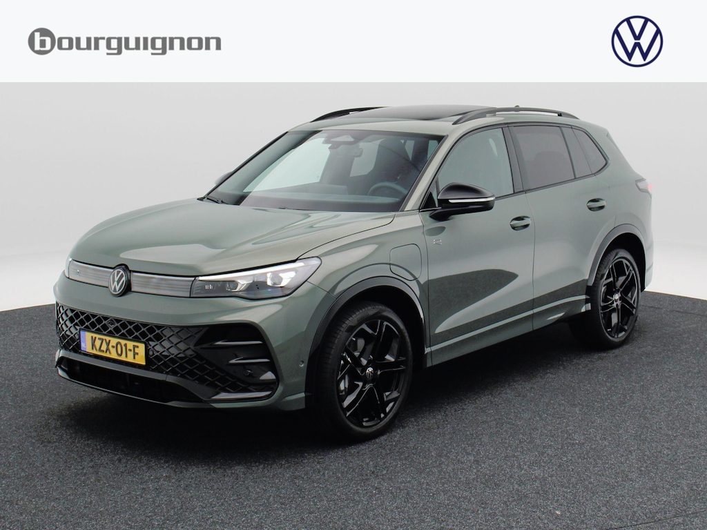 Volkswagen Tiguan 1.5 eHybrid R-Line Edition | Trekhaak | Panoramadak | Black Style | Head-Up Display |