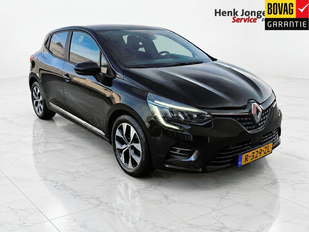 Renault Clio 1.0 TCe 90 Evolution uit 2023 Rijklaar + 12 maanden Bovag-garantie “Sinds 1970 | 5.000+ reviews | Score 9,5 | Service zoals ’t hoort” Henk Jongen Auto's in Helmond,  al 50 jaar service zoals 't hoort!