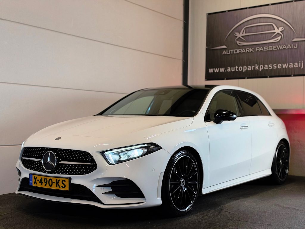 Mercedes-Benz A-klasse 200 AMG Pano, Cruise Control, Sfeerverlichting, Virtual Cockpit, Burmester, Lederen, Elek Stoelen, Airco