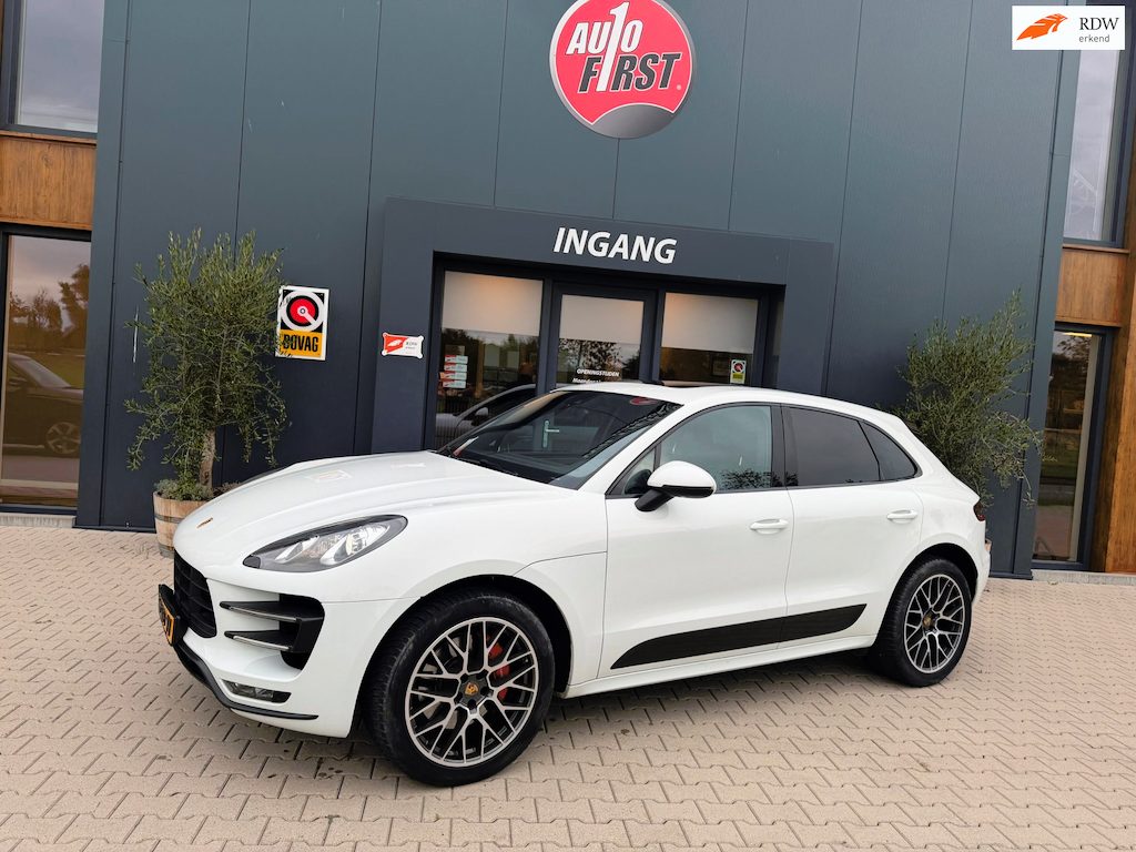 Porsche Macan 3.6 Turbo 400 pk l pano l trekhaak l camera l bose l lucht vering