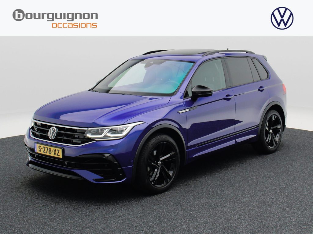 Volkswagen Tiguan 1.5 TSi 150 Pk Automaat R-Line Business | Black Style | Trekhaak | Panoramadak | Camera | Adaptive Cruise | Navigatie | 19 Inch | 56.359 Km !!