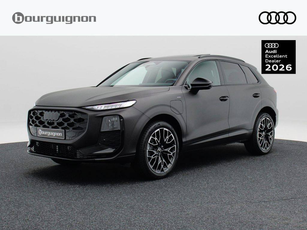 Audi Q3 S edition e-hybrid | 272 PK | Exclusive Kleur | Panoramadak | Trekhaak | 20 inch velgen | Zwart Optiek |