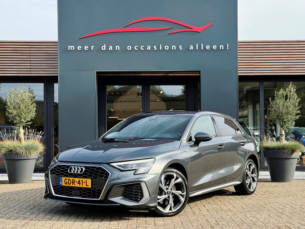 Audi A3 Sportback 40 TFSIe S-Line | Apple Carplay | Android Auto | Keyless | Achteruitrijcamera |