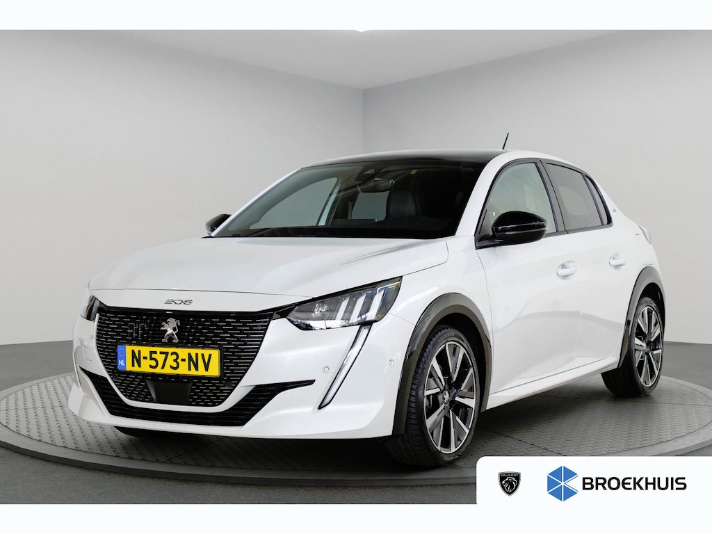 Peugeot 208 1.2 PureTech GT | Panoramdak | Camera | Navigatie | Parkeersensoren | Dodehoek detectie | Apple Carplay & Android Auto |