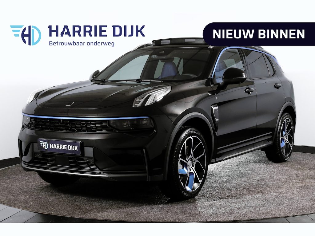 Lynk & Co 01 1.5 PHEV 261PK MY23 | Donkere hemel | 360 Camera | 7.4 kWh Boordlader | S/K-panodak | Adapt. Cruise | Memory | Elek. klep | LM 20" | 4143