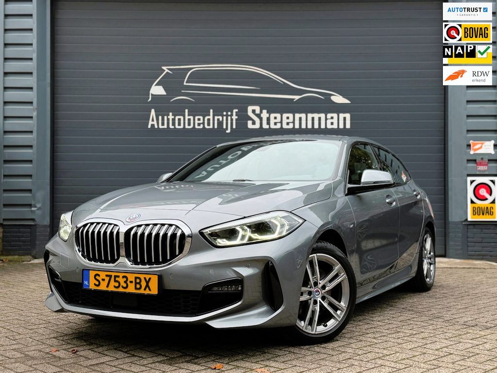 BMW 1-Serie 118i M Sport | LED | Camera | Navi Pro | D. Ond.