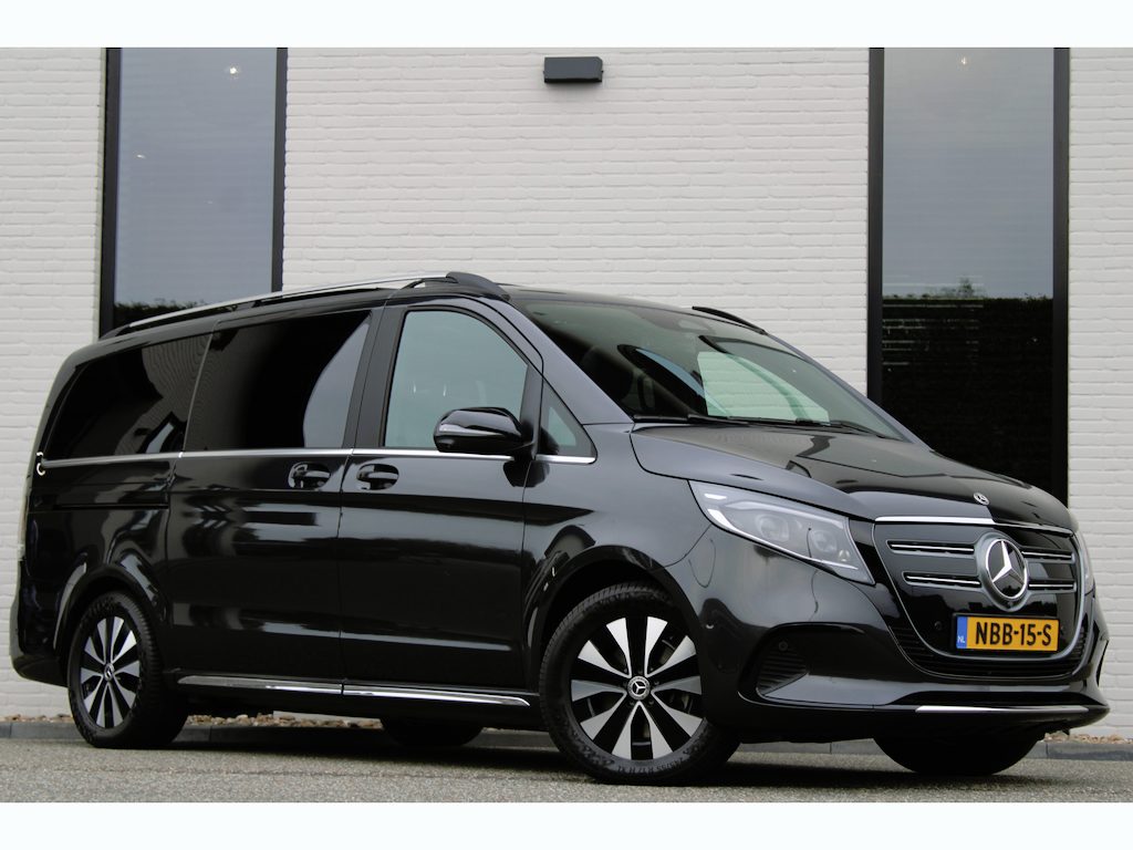 Mercedes-Benz EQV 300 L2 / AMG / Luchtvering / Panorama / Elec Stoelen / 7-Persoons / Burmester / 360 Camera / Vol Opties / NIEUWSTAAT
