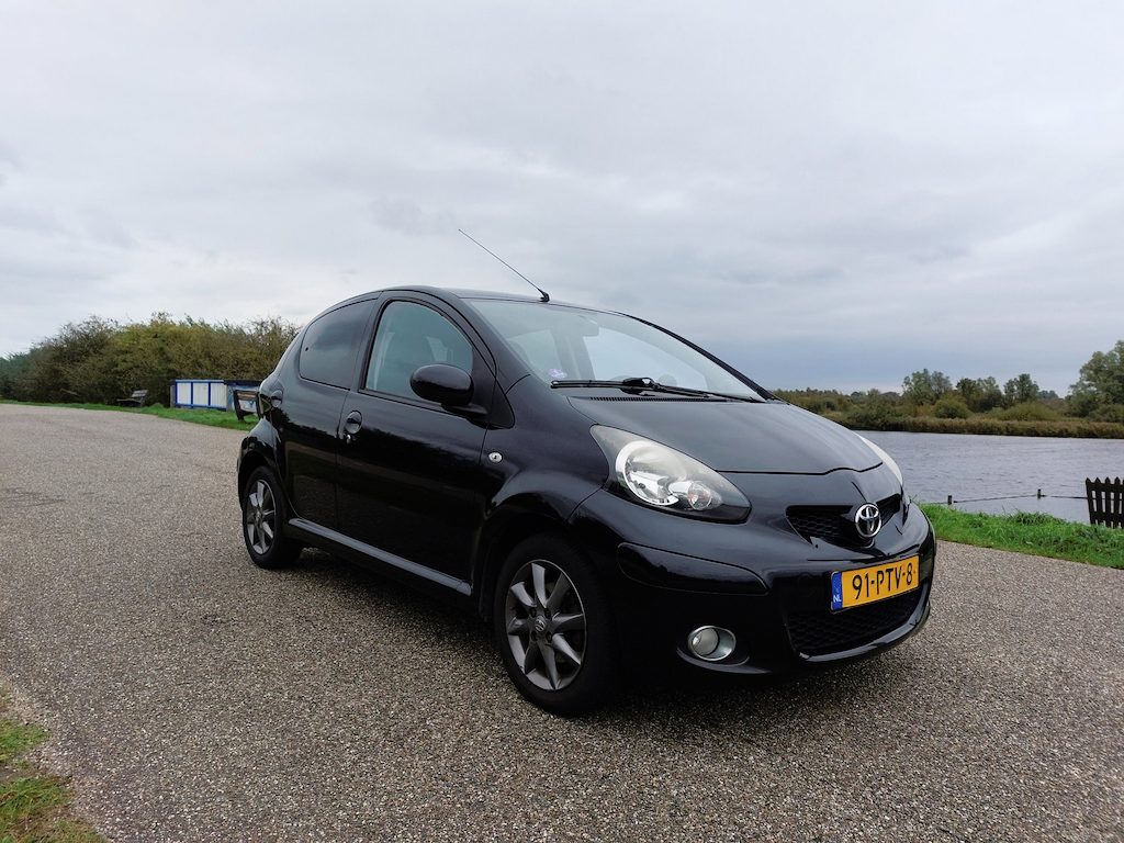 Toyota Aygo 1.0-12V Dynamic Navigator. AIRCO. 5 DEURS!!