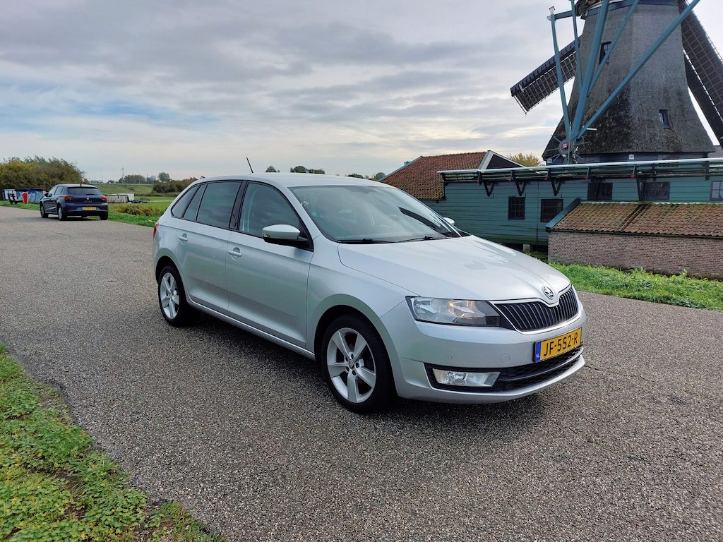 Skoda Rapid Spaceback 1.2 TSI Greentech JOY. AIRCO, CRUISE SONTROLE,NAV, PDC!!!