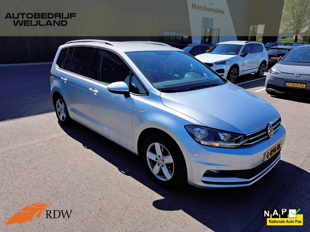 Volkswagen Touran 1.5 TSI Comfortline Business 7 PERSOONS NIEUWSTAAT I 1ste eig.I Trekhaak I Carplay I Adap. cruise I Navi I Winterpakket I Camera I I