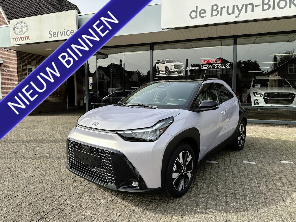 Toyota Aygo X Hybrid 115 pulse + easy pack stoelverwarming / keyless start / parkeersensoren voor + achter / Navigatie / Apple Carplay / Android Auto / parkeercamera / 10 jaar Toyota garantie / rijklaarprijs incl. Toyota Pechhulppas