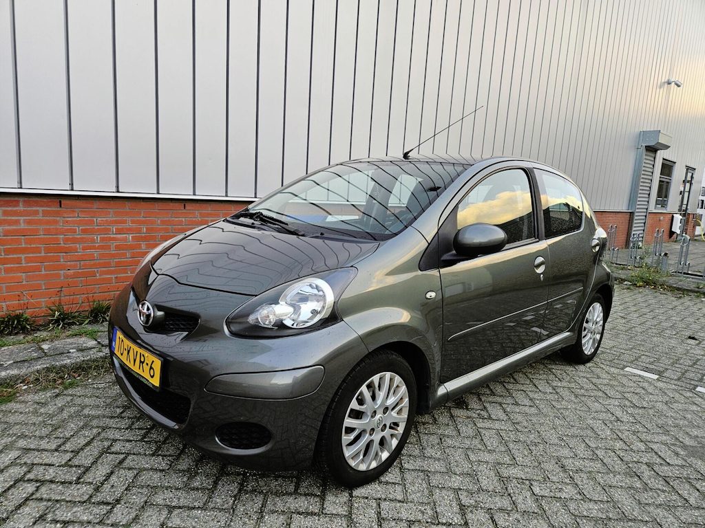 Toyota Aygo 1.0-12V Aspiration Green