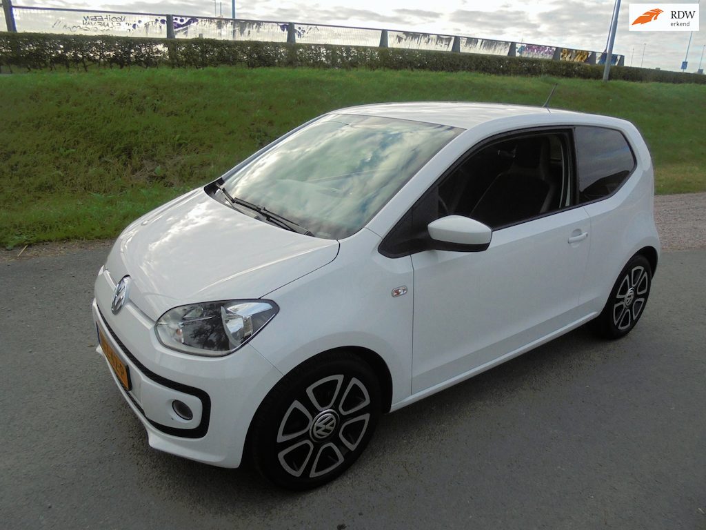 Volkswagen Up! Volkswagen Up 1.0 benzine 3 deurs airco navigatie lmv 133.000km