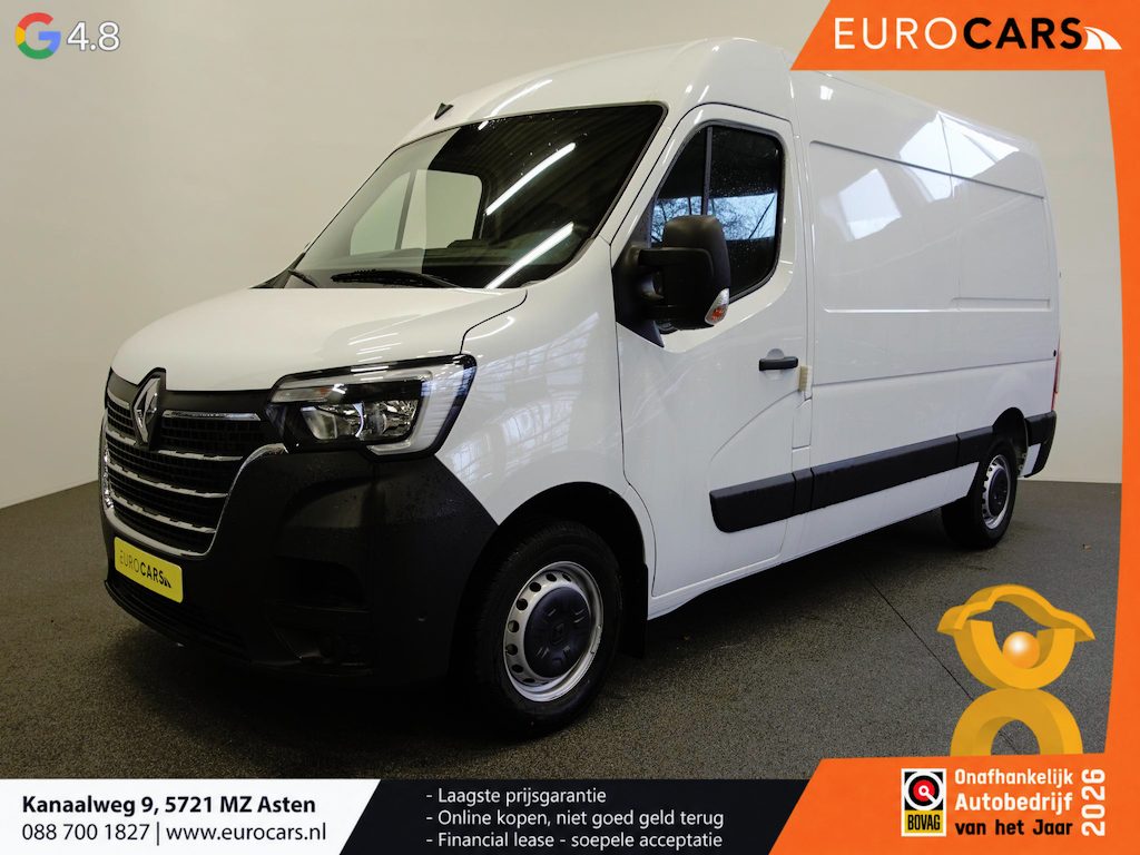 Renault Master T33 2.3 dCi 135PK L2H2 BPM VRIJ! Airco Cruise control Parkeersensoren Navigatie Trekhaak 3Zits Lat om lat Laadvloer Apple Carplay Android auto