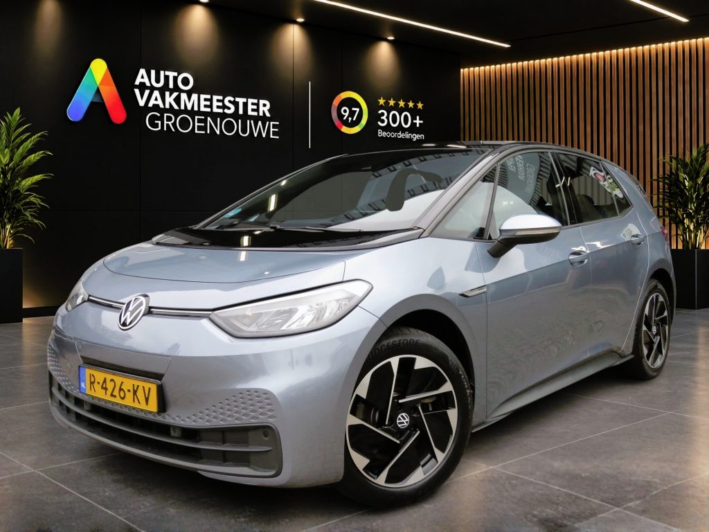 Volkswagen ID.3 FIRST 58 KWH / soh 95% / Stoelverw. / Zwart dak en hemel / Navi / Carplay / 18 Inch / BOVAG garantie