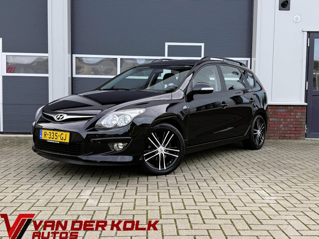 Hyundai i30 CW 1.4i i-Drive | Half Leder | Trekhaak | Cruise | Climate | Stoelverwarming