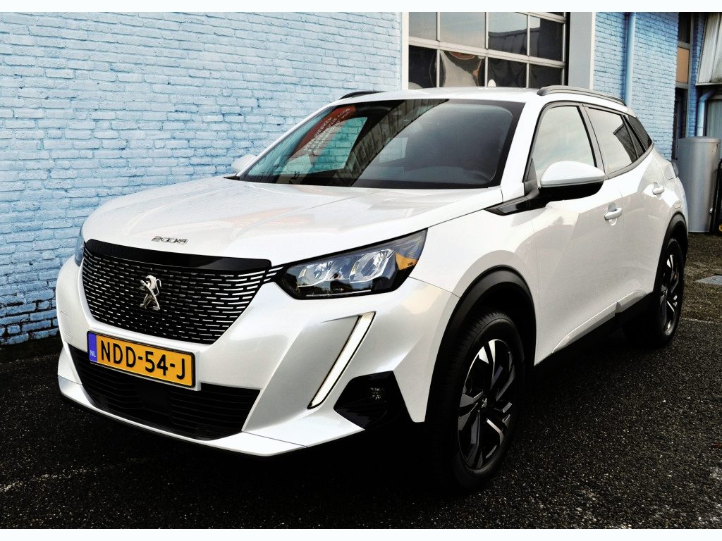 Peugeot 2008 1.2 Allure Pack Aut. Nav trekh camera