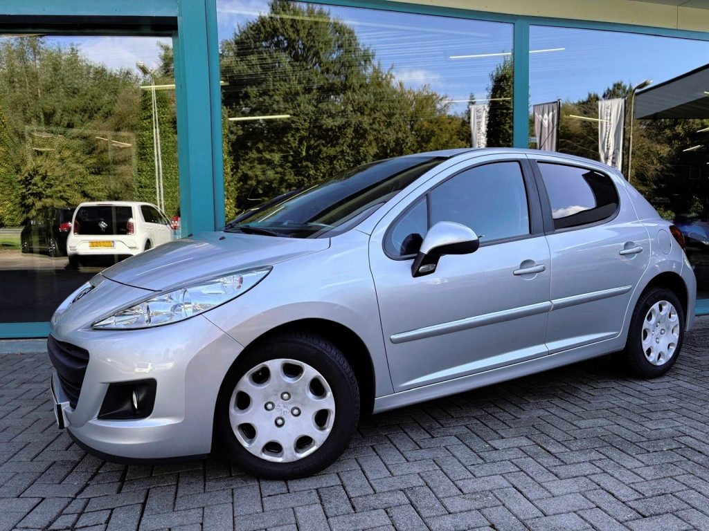 Peugeot 207 1.4 Airco, Cruise, CarPlay, Navi, Camera, Tr.Haak, NAP