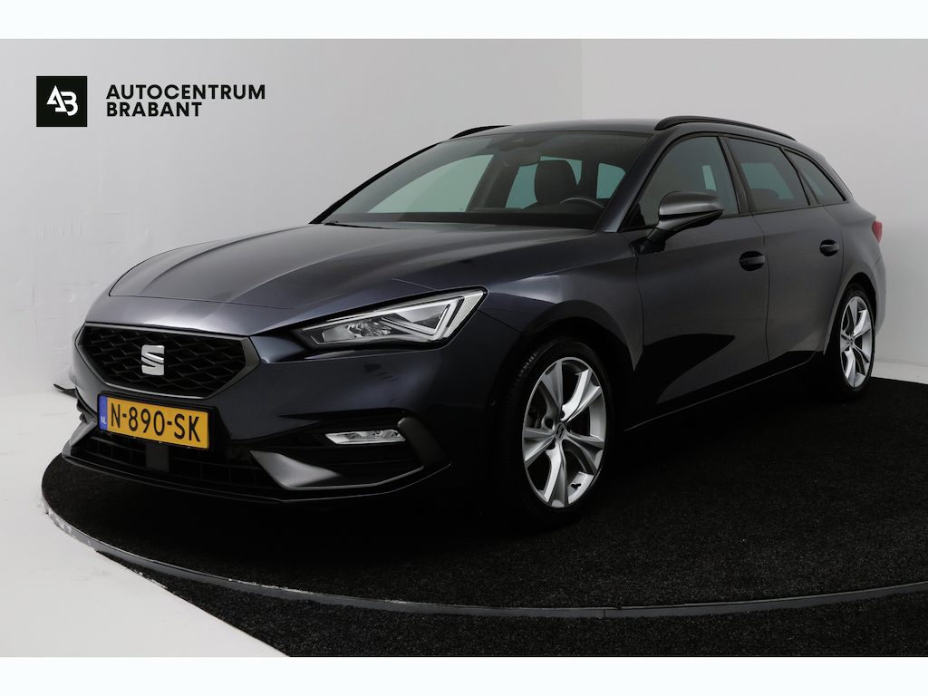 SEAT Leon Sportstourer 1.5 TSI Style Business Intense (TREKHAAK, STOEL/STUUR VERWARMING, CARPLAY)