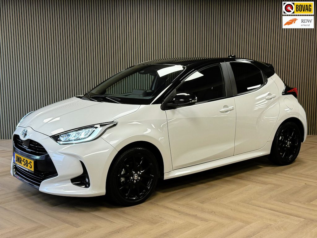 Toyota Yaris 1.5 Hybrid Sport AUT. CAMERA NAVIGATIE KEYLESS-GO LANE-ASSIST STOELVERWARMING AIRCO CRUISE