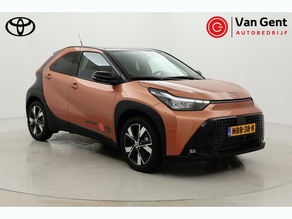 Toyota Aygo X Hybrid 115 pulse | Apple Carplay / Android Auto | Adaptive Cruise | LED | Clima | Camera | 17 inch | Privacy glas | Armsteun