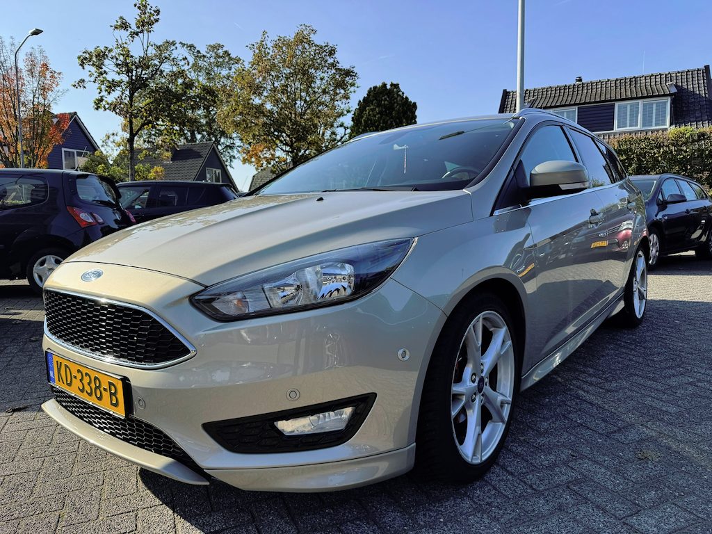 Ford Focus Wagon 1.0 Titanium 125pk,Apk 29/7/27,Clima,Cruise,Navi,Trekhaak
