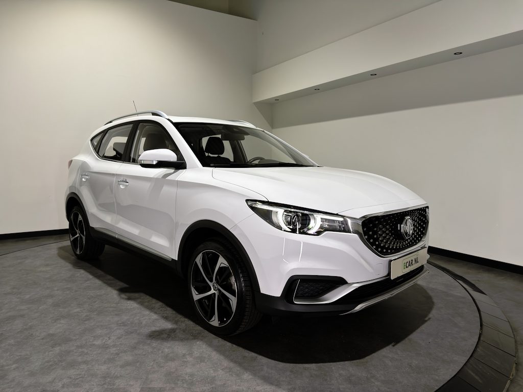 MG MG ZS EV Luxury 45 kWh | Panoramadak | Leder interieur | Keyless | ACC | Apple CarPlay - Android Auto